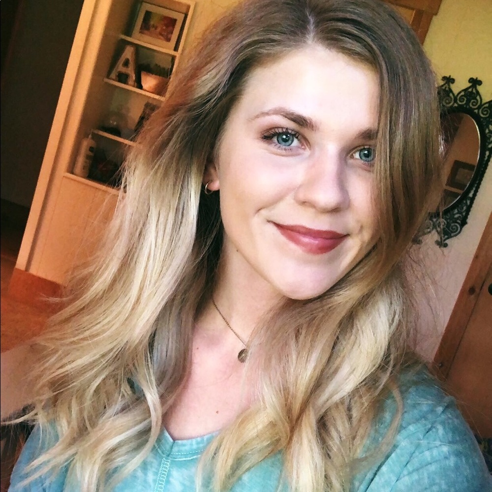 Meet your Posher, Annie